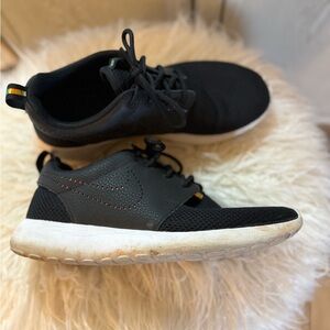 Nike women’s Black Sneakers